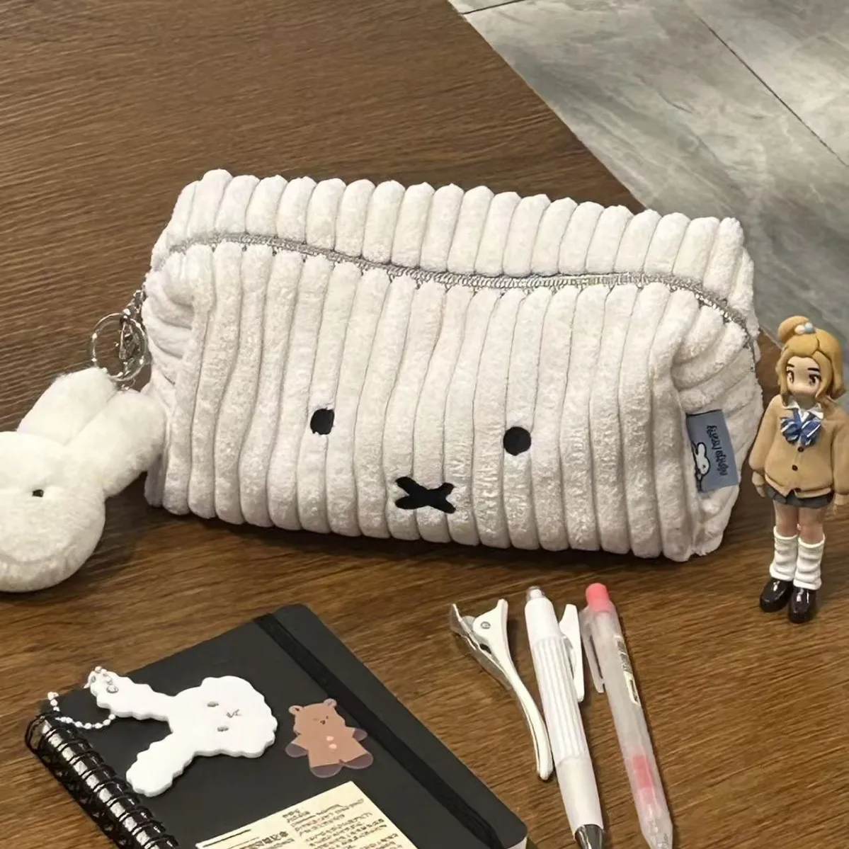 Miffy Plush Corduroy Pen Bag L - Stationery Supplier 评论和价格